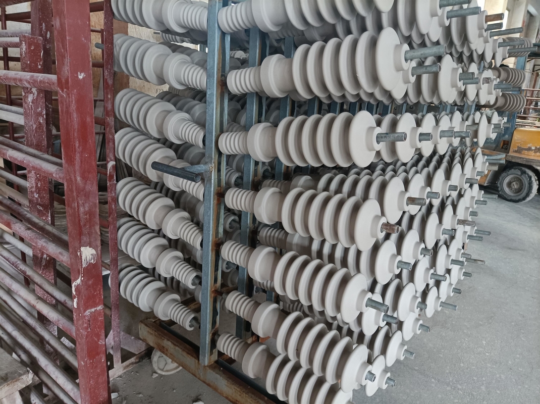 IEC استاندارد 25.8kV Oil ASS پرسلن بوشینگ قهوه ای لعاب OEM