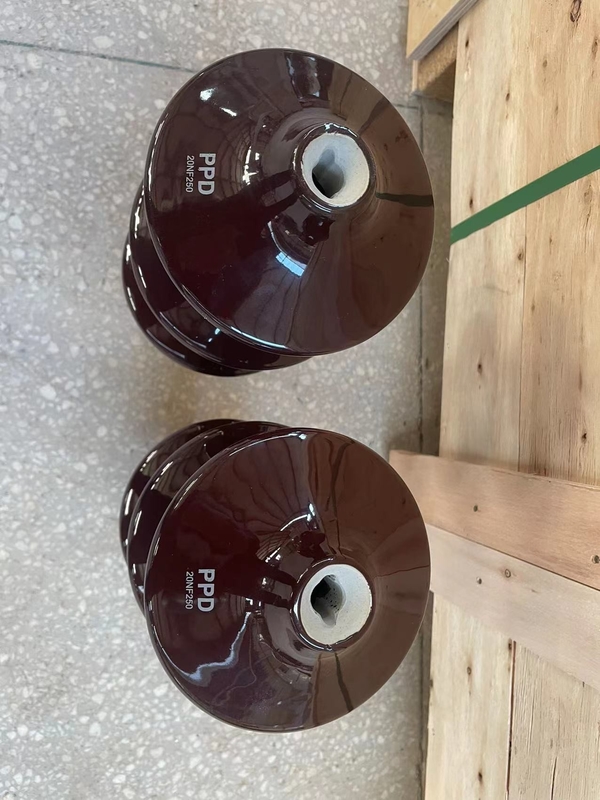 DIN42531 بوش چینی قهوه ای در ترانسفورماتور 20NF250