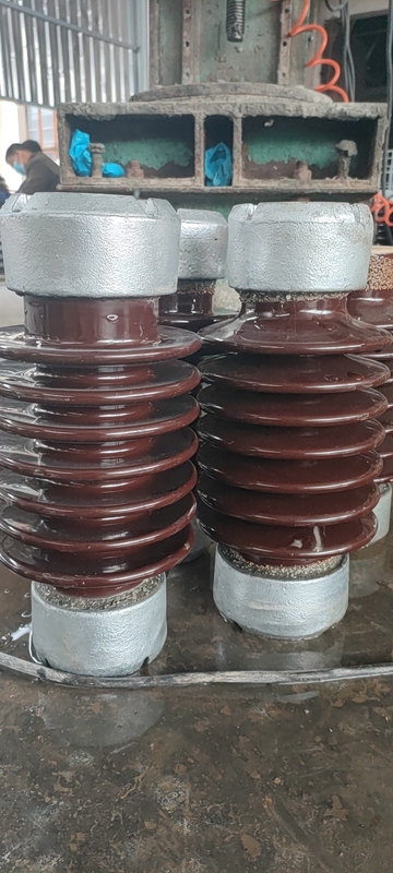 عایق چینی پست لعاب قهوه ای ANSI TR-208 8.9kN